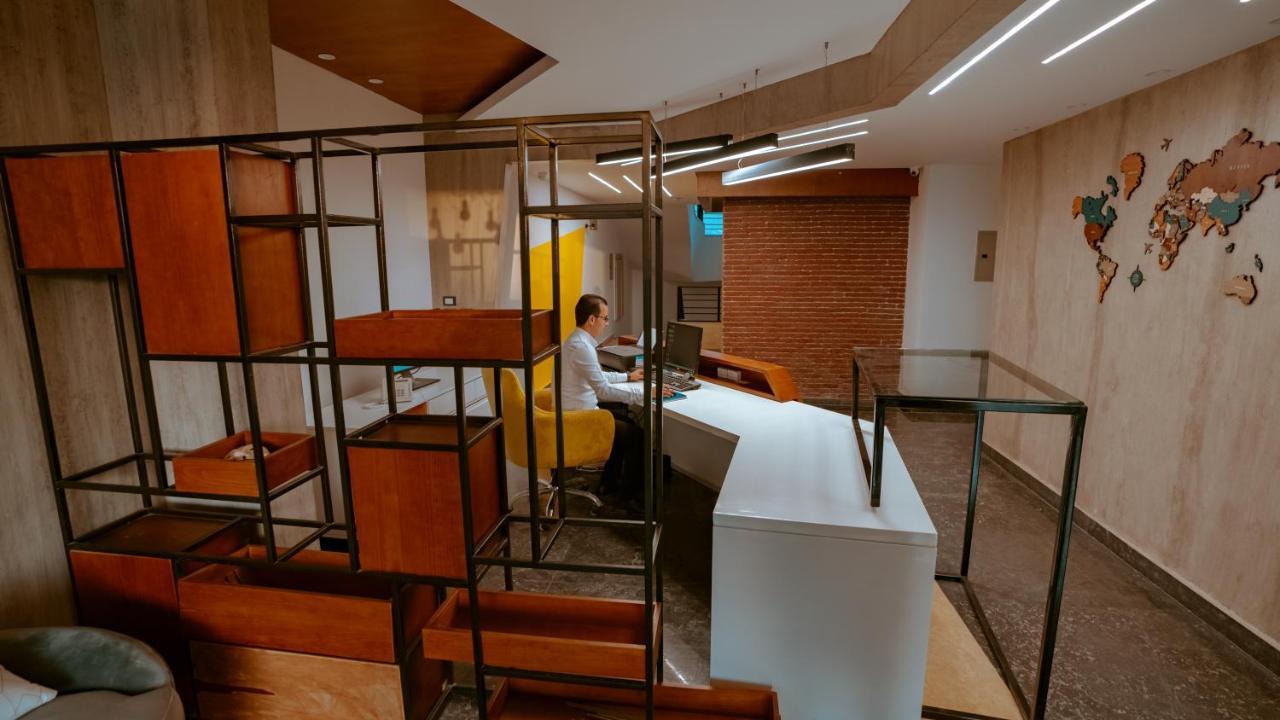 Travelholic Residence New Кайро Екстериор снимка