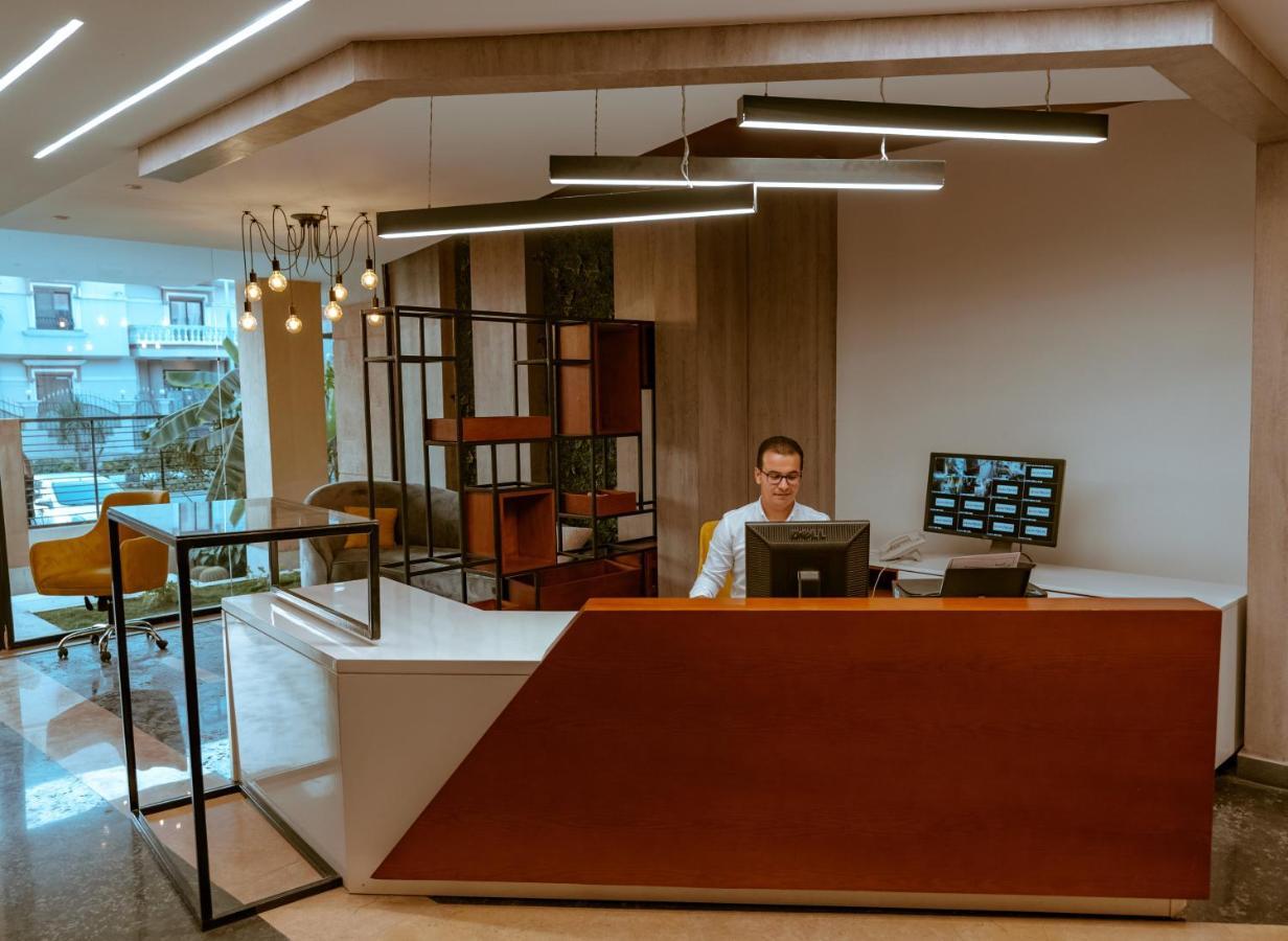 Travelholic Residence New Кайро Екстериор снимка